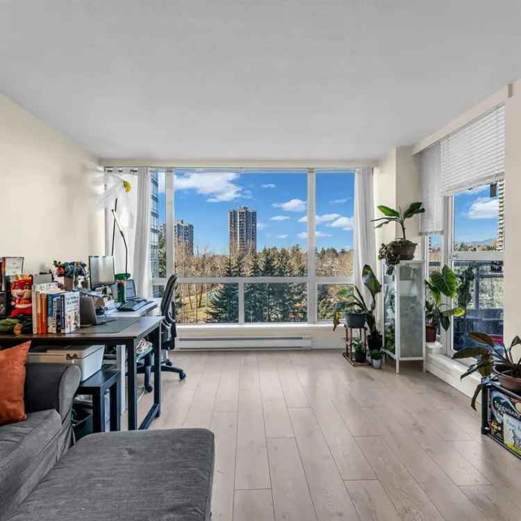 Renovated Burnaby Condo Near Lougheed Skytrain