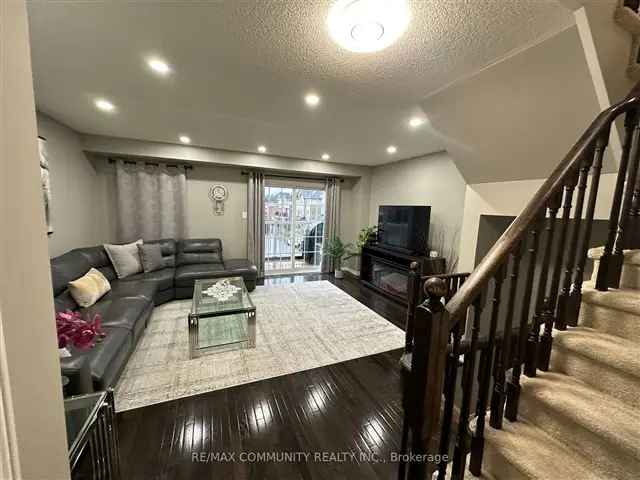 3 Bedroom Freehold Townhouse in Ajax - Family Home