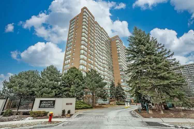 Condo For Sale in 1276, Maple Crossing Boulevard, Burlington, Ontario