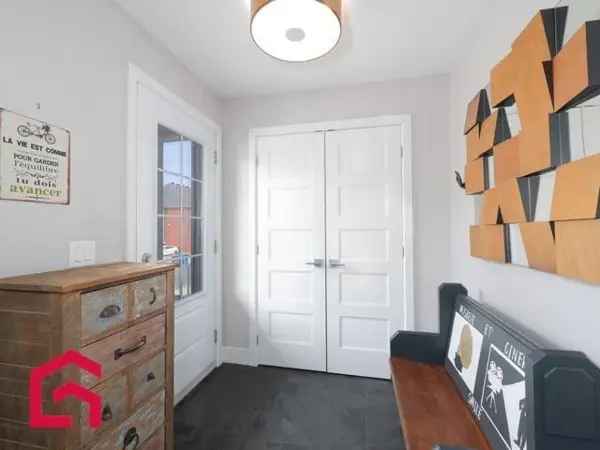 2+ Storey Townhouse for Sale in Mont Saint Hilaire