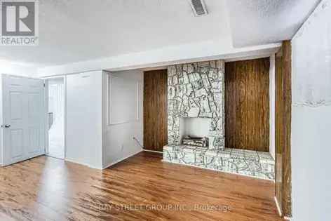 2 rooms apartment of 355 m² in Toronto