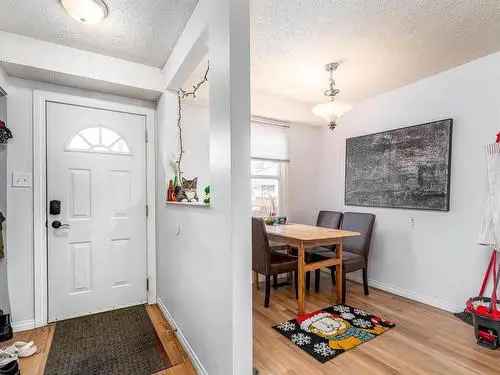 3 Bedroom Townhouse For Sale in Edmonton, Alberta