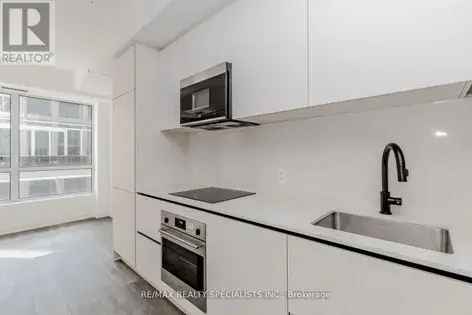 1 room apartment of 447 m² in Toronto