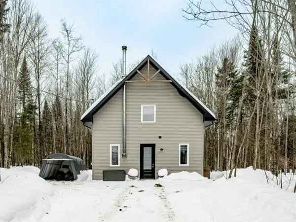 Lakefront Cottage For Sale - Turnkey 4-Season Home