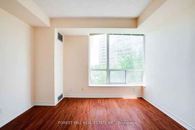 Rent One Bedroom Unit Near Public Transportation and Shopping