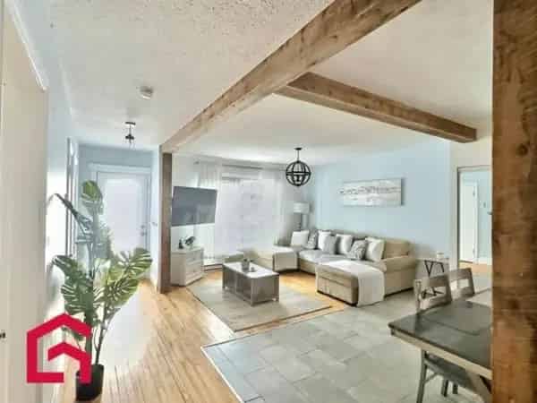 Brick Bungalow 4 5 Bedrooms Estrie