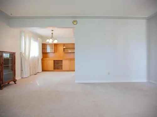 1200 Sq Ft Bungalow For Sale in Terrace Heights