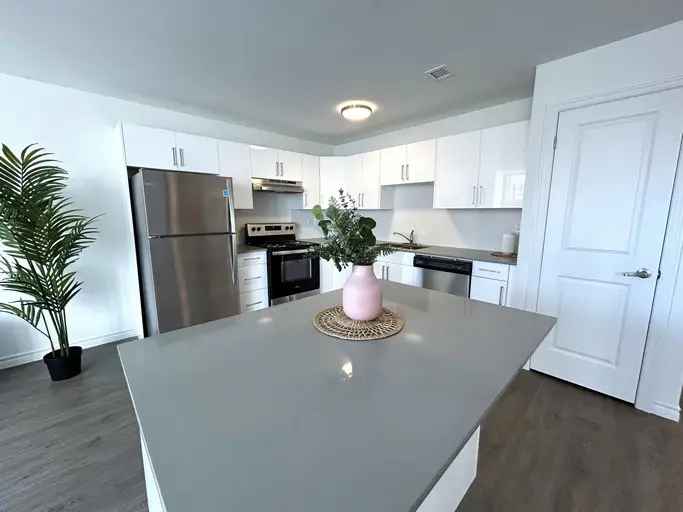 Apartment For Rent in Oakville, Ontario