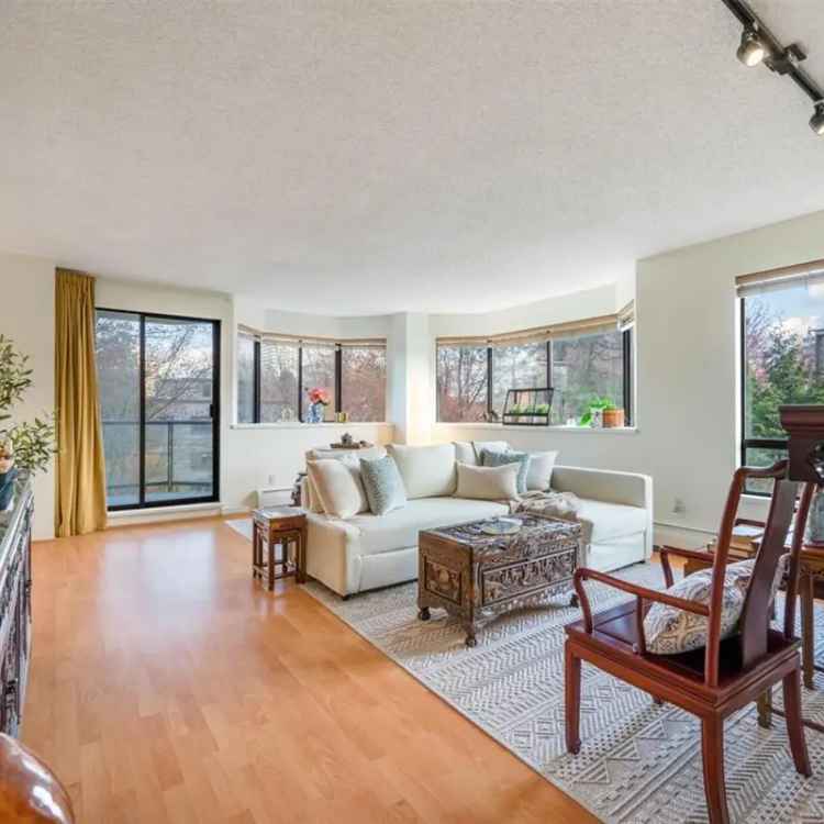 South Granville 2 Bed 2 Bath Condo 1339SF - Updated Kitchen and Baths