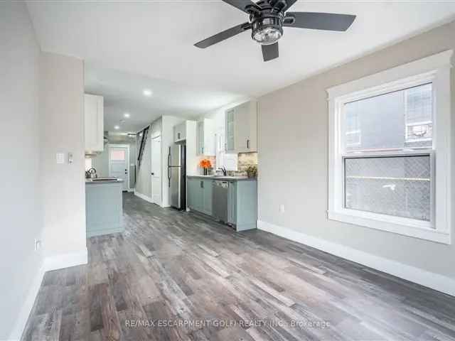 Renovated 4-Bedroom Detached Home in Crown Point Hamilton