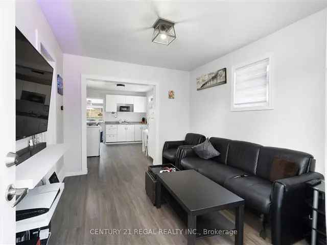 House For Sale in Windsor, Ontario