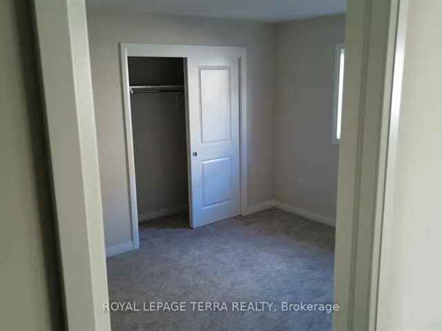 Townhouse For Rent in Pelham, Ontario