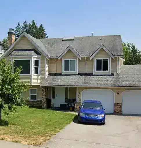 Spacious Langley Duplex 3 Bed 2 Bath Near Parks Transit