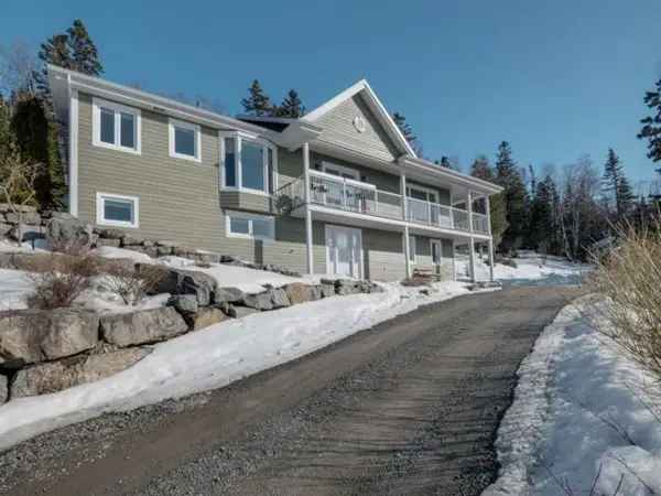 4 Bedroom Home with River Views