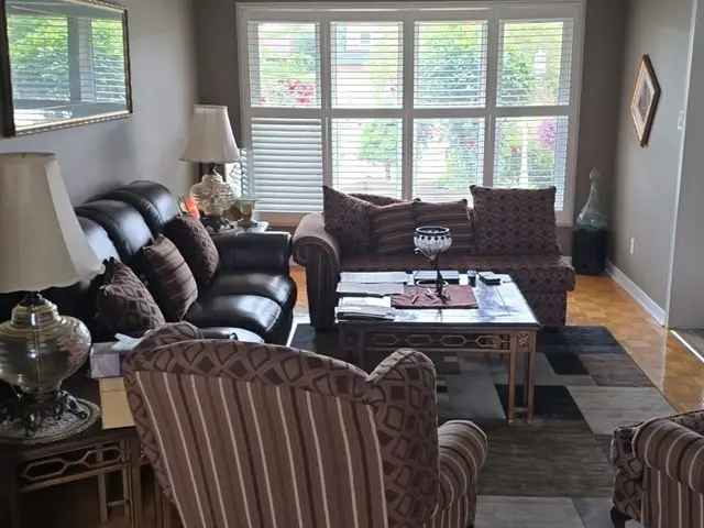 House For Sale in Brampton, Ontario