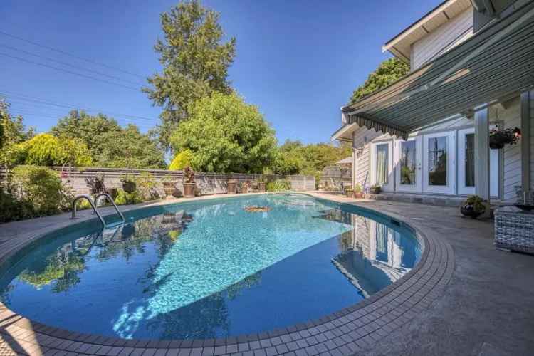 Vancouver West 3 Bdrm Home Solar Pool Spa Gourmet Kitchen