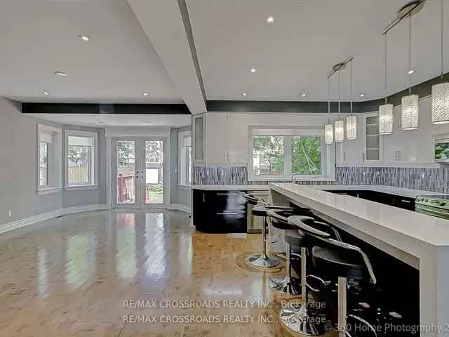 Gorgeous Detached 4 Bedrms Custom Built Luxury Home