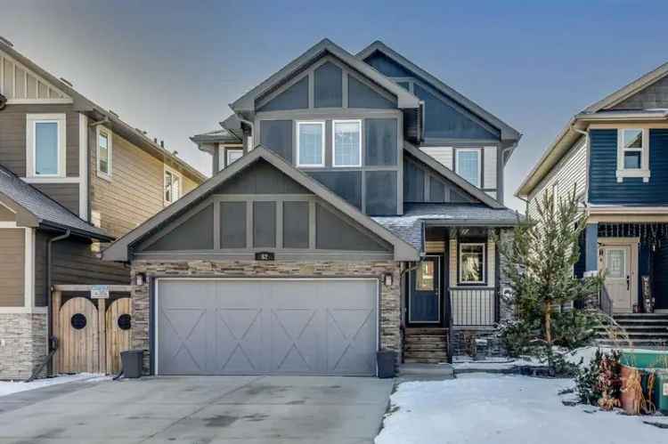 Custom Built Home for Sale in Kings Heights with 5 Bedrooms and Modern Features