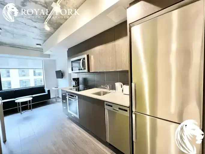 105 Champagne Avenue South -  in Ottawa