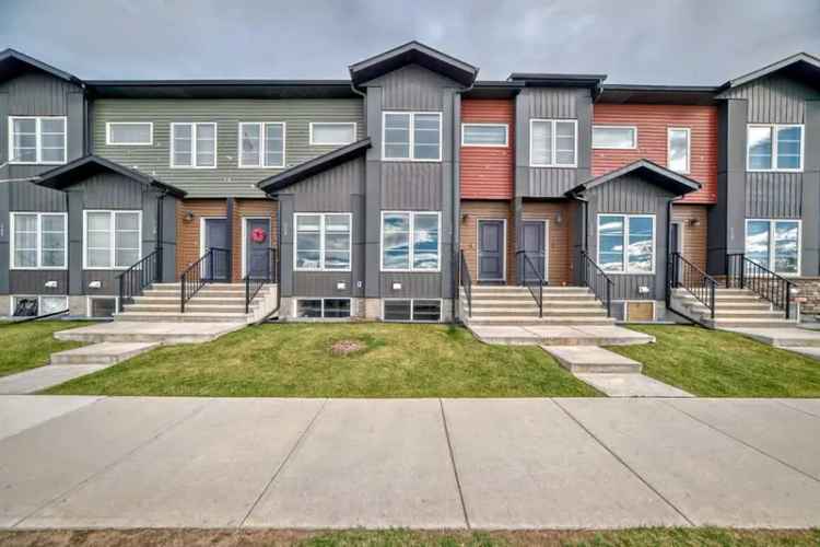 House For Sale in Calgary, Alberta