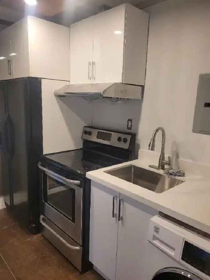 Toronto 2 Bedroom unit for $2500