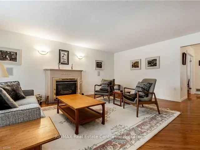 Laurelwood Bungalow 3 Beds 2 Baths Finished Basement Double Garage