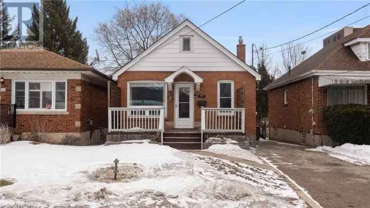 House For Sale in 69, Lyons Avenue, Brantford, Ontario