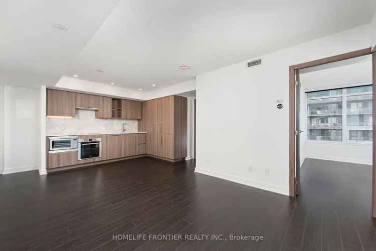 House For Rent in 19, Bathurst Street, Toronto, Ontario