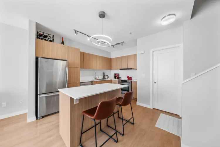 Burnaby Central Park Townhouse 2 Beds 1.5 Baths