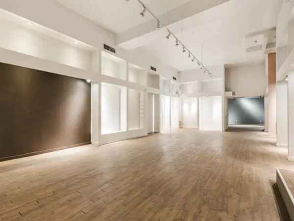 Commercial Building Office for Sale Montreal St-Denis Roy