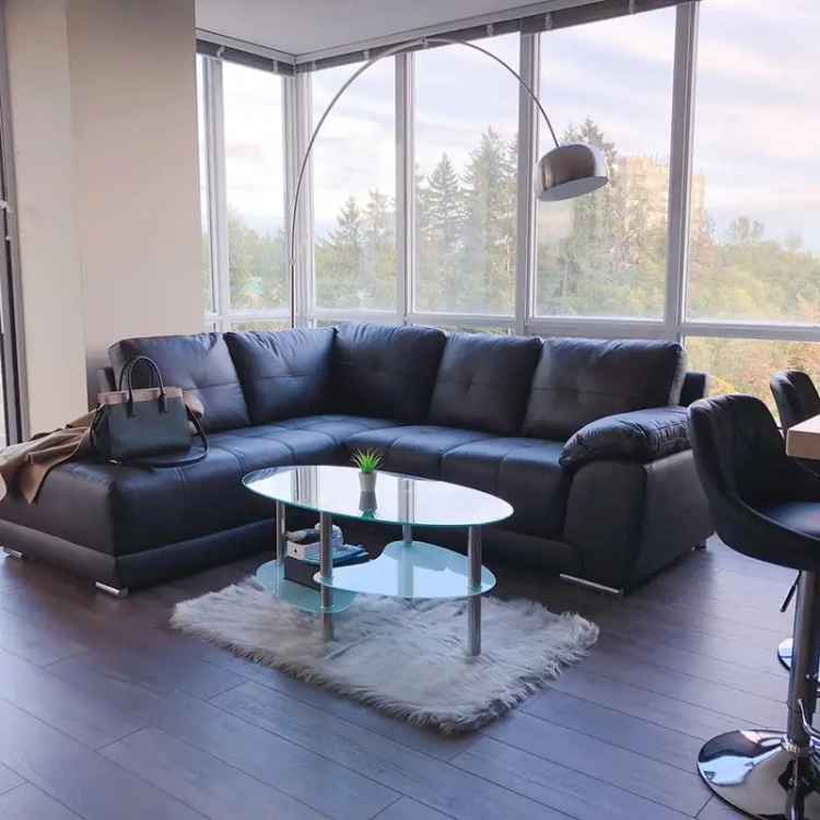 Surrey Central City Condo 2 Bed 2 Bath 900 Sq Ft