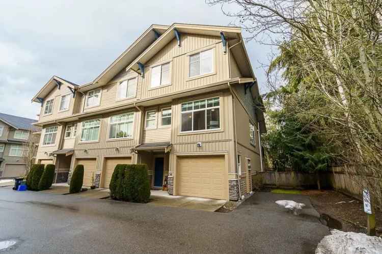 Willoughby End-Unit Townhome 3 Bed 2 Bath Large Backyard