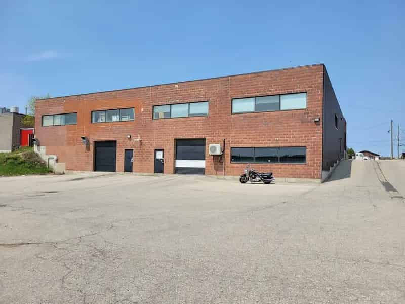 Kitchener Industrial Space: 9718 sq ft Warehouse