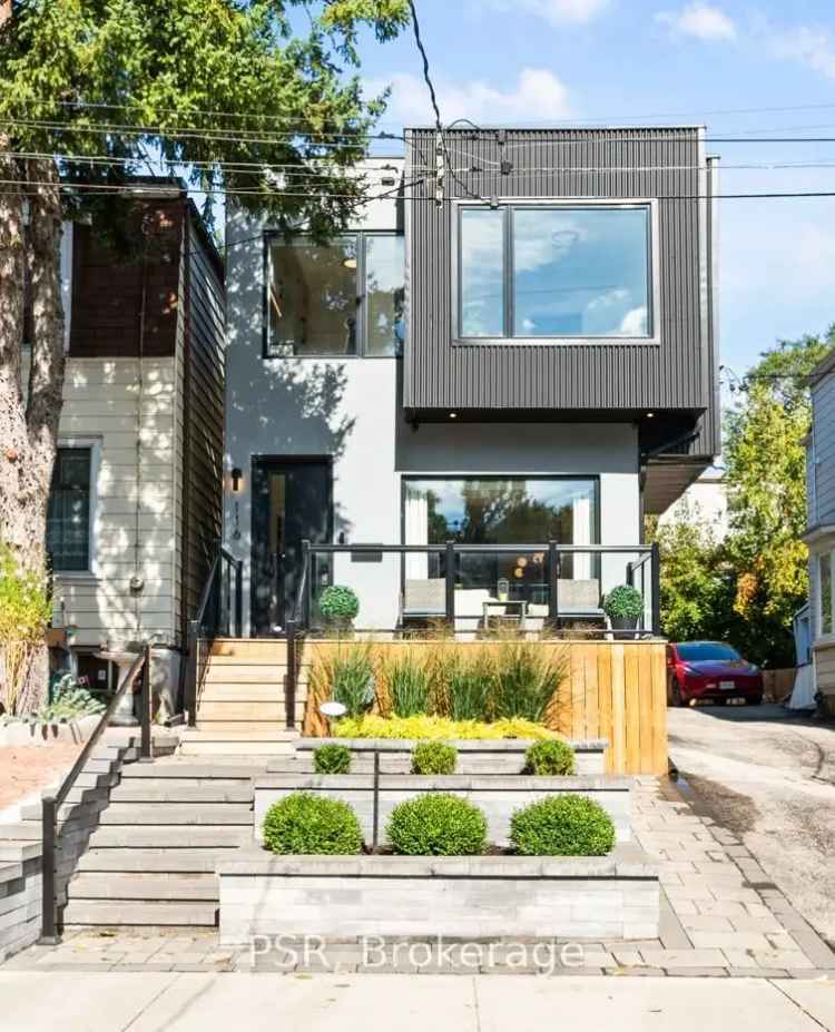 House For Sale in Toronto, Ontario