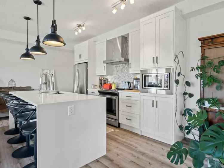 Auburn Bay Condo: 2 Bed 2 Bath Lake Living