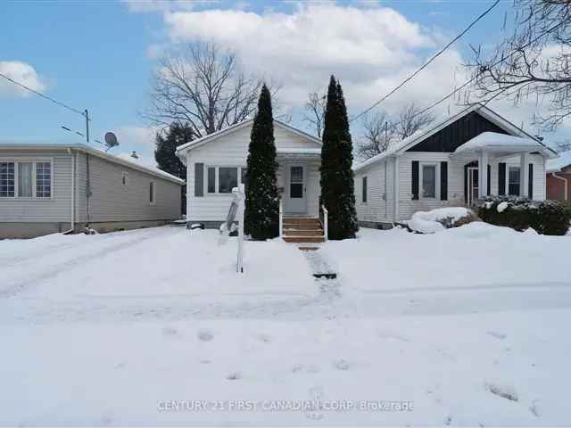 Old South Bungalow  Updated Kitchen 3 Beds 2 Baths Fenced Backyard