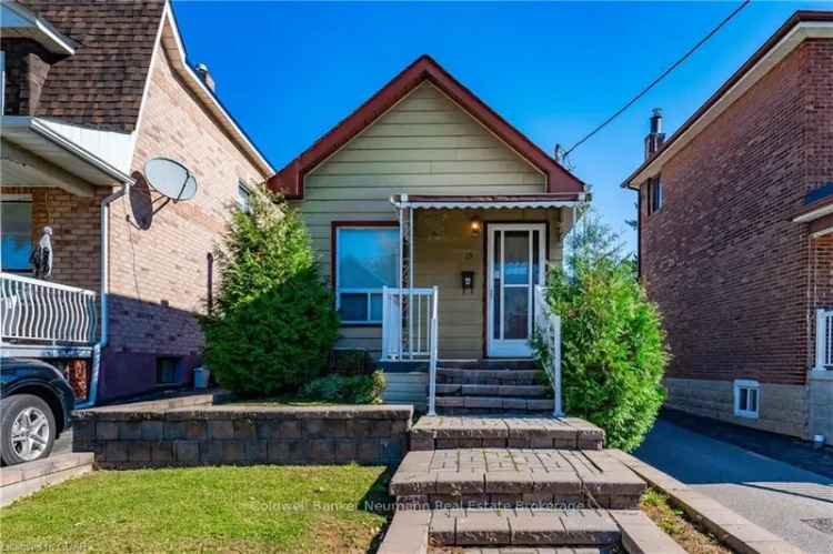 House For Sale in Toronto, Ontario