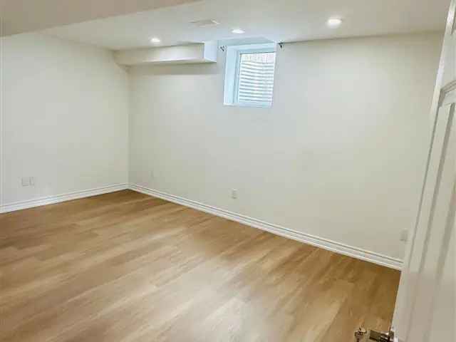 Renovated 2-Bedroom House Near Kennedy Square