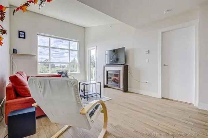 Delta Condo for Sale: 1 Bed, 1 Bath, Top Floor, Trend Neighborhood