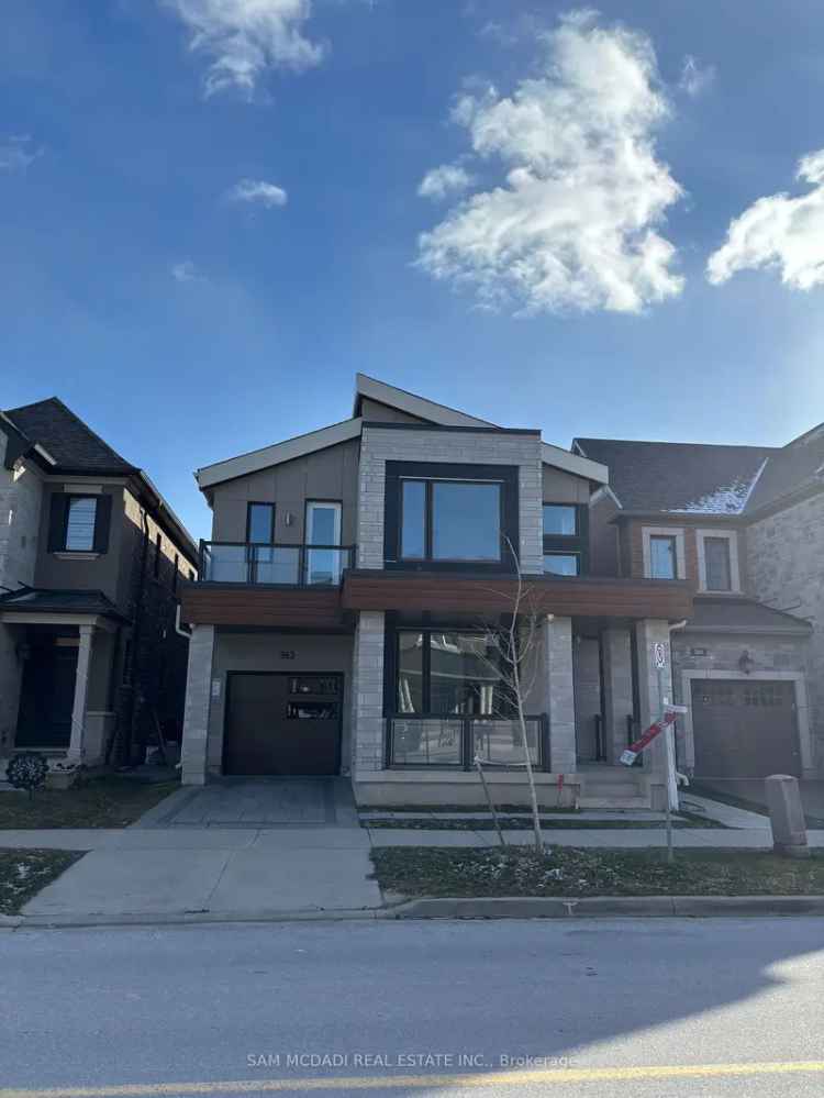 House For Sale in Oakville, Ontario