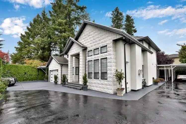 A $2,349,900.00 House/Single Family with 6 bedrooms in Panorama Ridge, Surrey