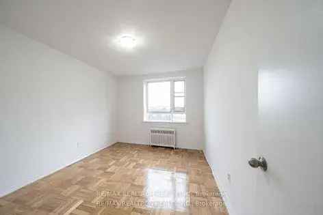 5 rooms apartment of 55 m² in Toronto