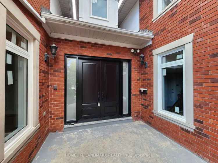 House For Sale in Richmond Hill, Ontario