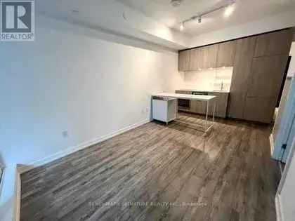 1 room apartment of 549 m² in Toronto