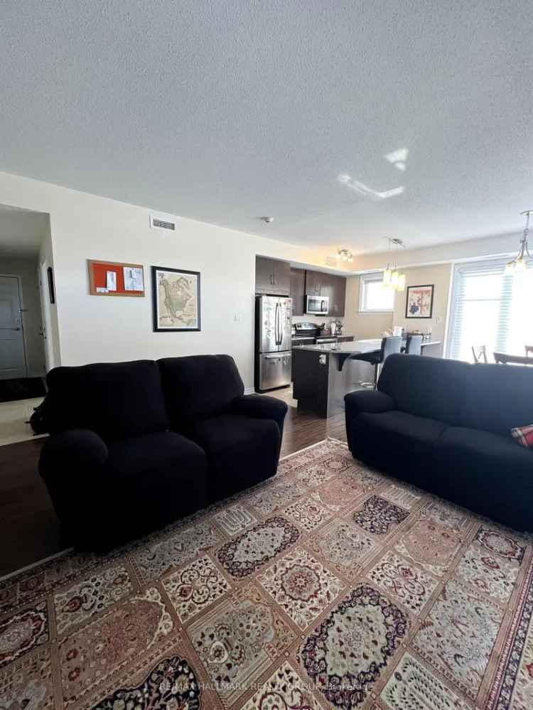 Rent modern condo in Kanata Lakes with parking and amenities