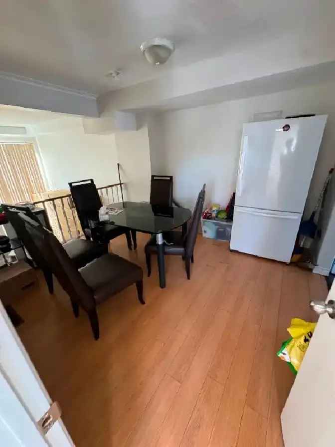 Clean, Quiet Room for Rent with Private Bathroom