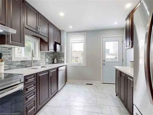 House For Sale in Wiarton, Ontario