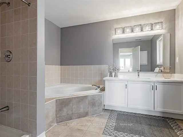 House For Sale in 57, Falling River Drive, Richmond Hill, Ontario