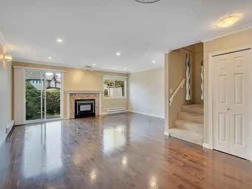 3-Bed Townhome in The Fairways North Vancouver