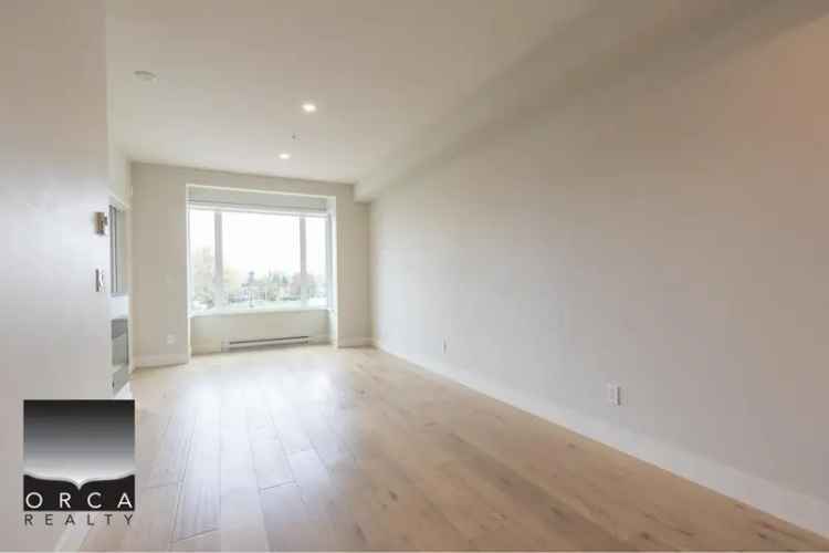 1 Bed 1 Bath Den Corner Unit for Rent at Tatlow Homes